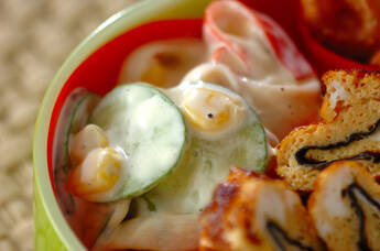 カニ風味カマボコサラダ