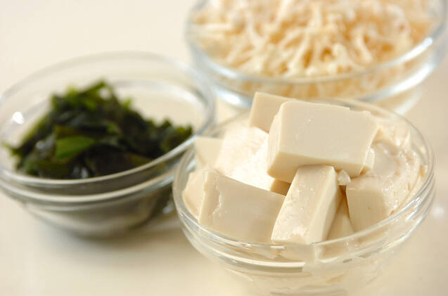 豆腐とふんわり卵のスープの作り方の手順1