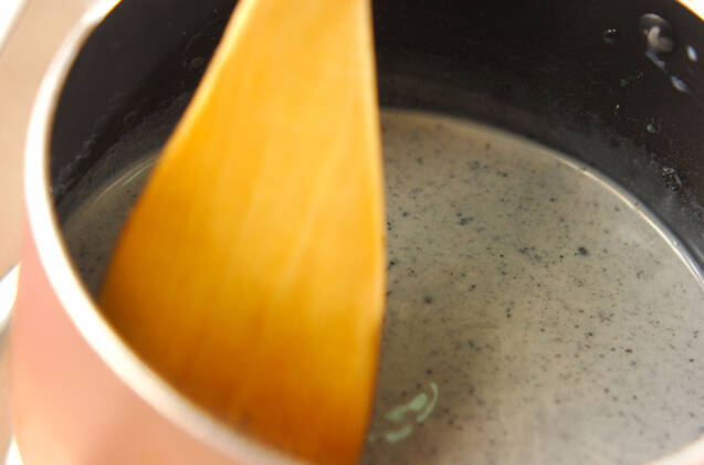 黒ゴマのミルクプリンの作り方の手順3