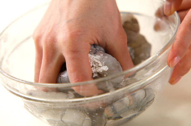 卵入りエビのチリソースの作り方の手順1