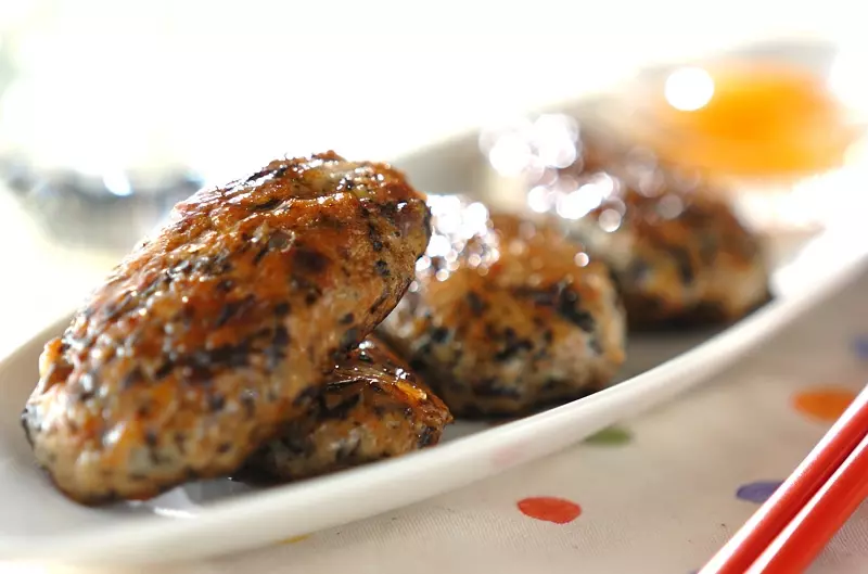 甘辛ダレの鶏つくね 副菜 レシピ 作り方 E レシピ 料理のプロが作る簡単レシピ