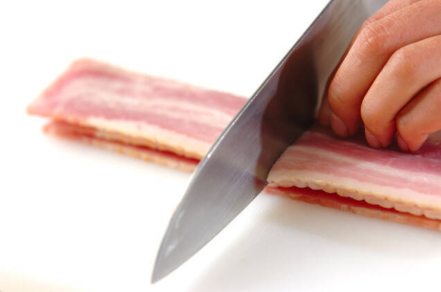 モヤシのベーコン巻きの作り方の手順1