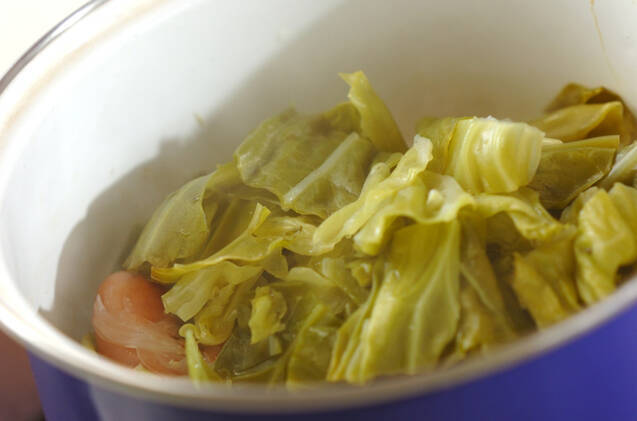 ソーセージと春キャベツの煮物の作り方の手順4