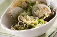 ハマグリのワイン蒸し