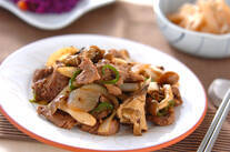 ラム肉とキノコの炒め物