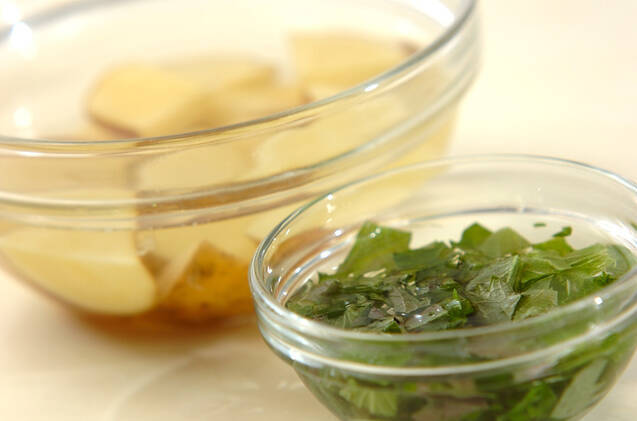 揚げジャガの納豆和えの作り方の手順1