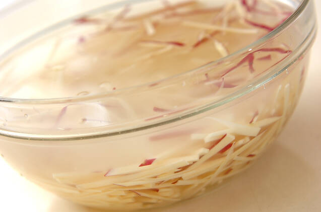 サツマイモのかき揚げの作り方の手順1