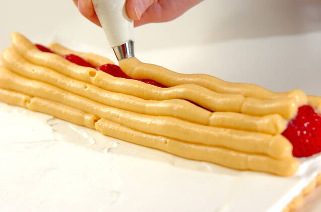 イチゴのロールケーキの作り方の手順15