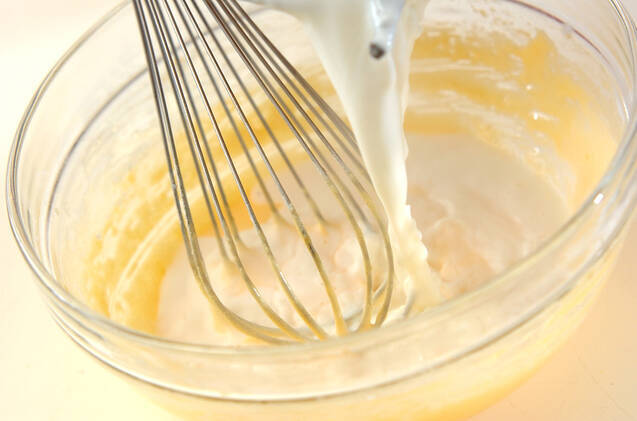 イチゴのロールケーキの作り方の手順8