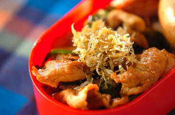 カリッとジャコのせ豚肉とピーマンの炒め物