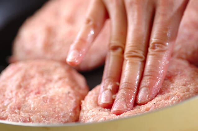 緑ソースのひえバーグの作り方の手順8