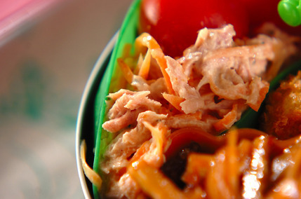 ニンジンとツナのサラダ