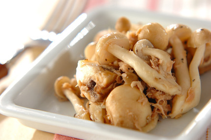 ツナとキノコのガーリック炒め