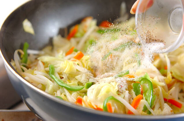 野菜炒めの作り方の手順8