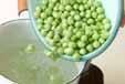 エンドウの卵とじの作り方の手順1