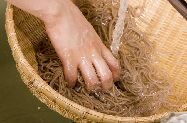 マグロとトロロの冷そばの作り方の手順3