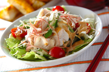 ゆで鶏と野菜のゴママヨがけ