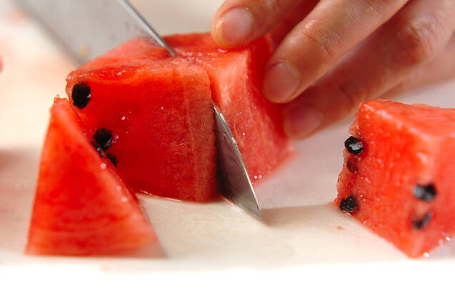 スイカとナタデココのデザートの作り方の手順1