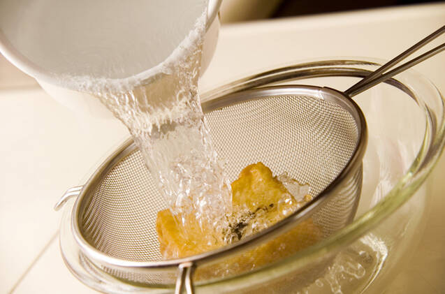 ちくわと厚揚げの煮物の作り方の手順1