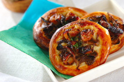 キノコと照り焼きチキンパン