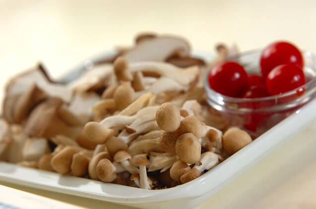 キノコのピリ辛甘酢炒めの作り方の手順1