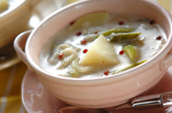 アスパラと新ジャガのスープ