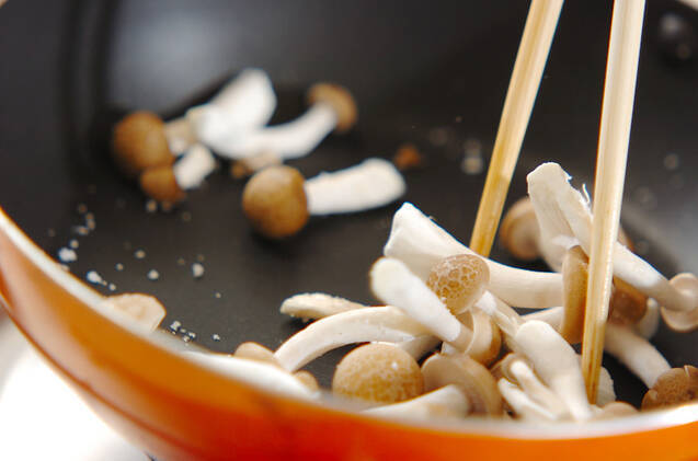 ニラとシメジのおひたしの作り方の手順2