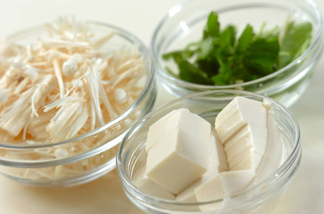 豆腐とミツバのお吸い物の作り方の手順1