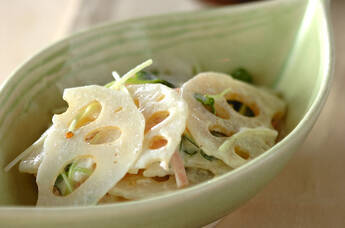 シャキシャキレンコンサラダ