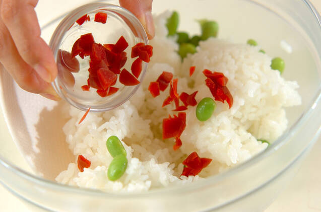 枝豆と梅のご飯の作り方の手順3