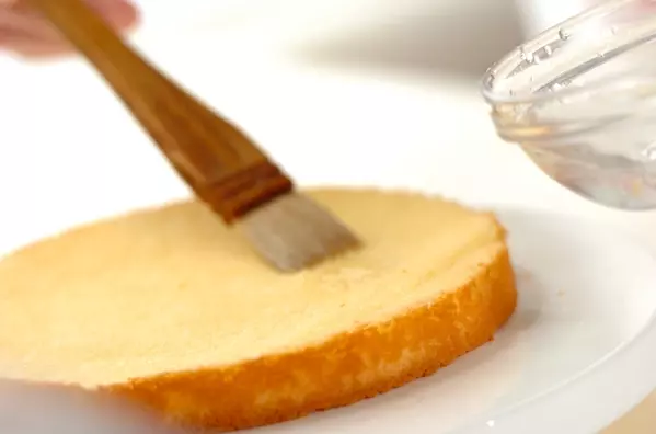 自宅で作る基本のショートケーキの作り方8