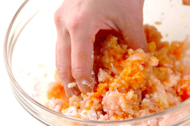 チキンボール鍋の作り方の手順1