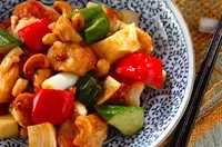 鶏むね肉のナッツ炒め