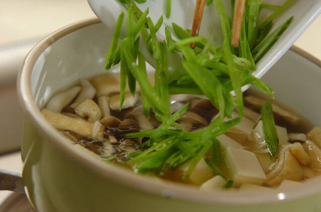 シメジのみそ汁の作り方の手順5