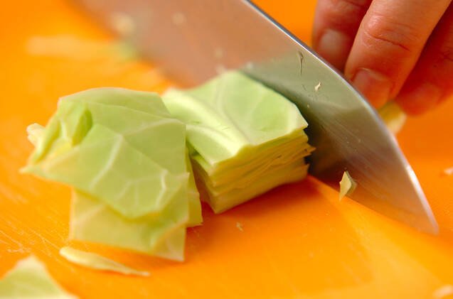 キャベツのユカリもみの作り方の手順1