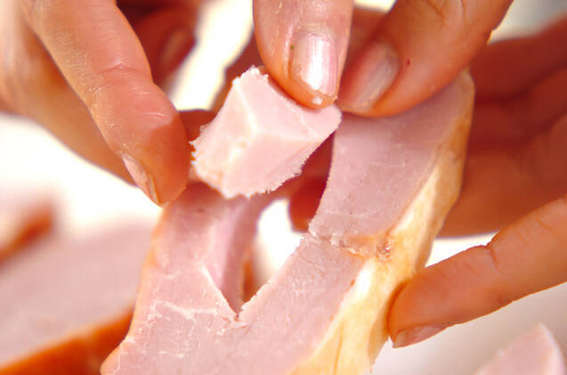 レンジハムエッグの作り方の手順1