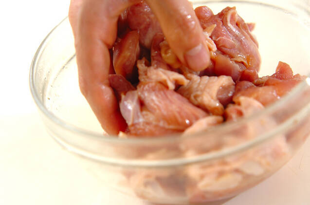 冷めてもおいしい！鶏肉の南蛮漬けの作り方の手順1