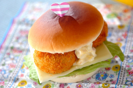 アンチョビコロッケバーガー