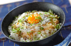 お手軽のせるだけ！しらす納豆丼 ふわふわ食感