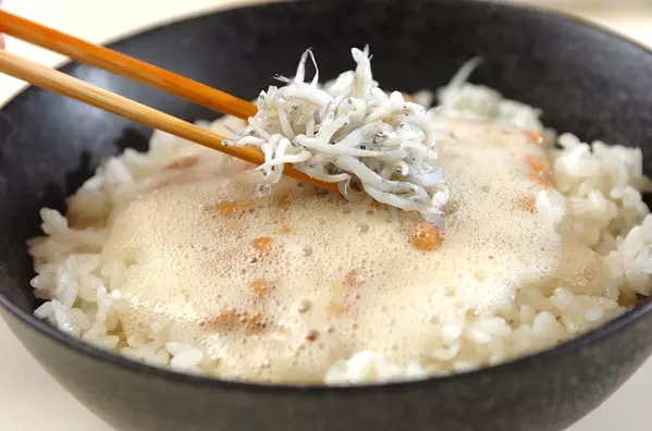 お手軽のせるだけ！しらす納豆丼 ふわふわ食感の作り方2