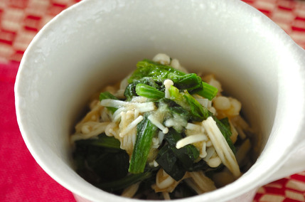 すりおろしリンゴのサラダ