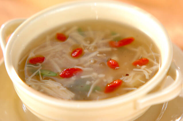 エノキとホタテ缶のトロトロ中華スープ