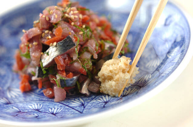 イワシとカリカリ梅のタタキの作り方の手順3