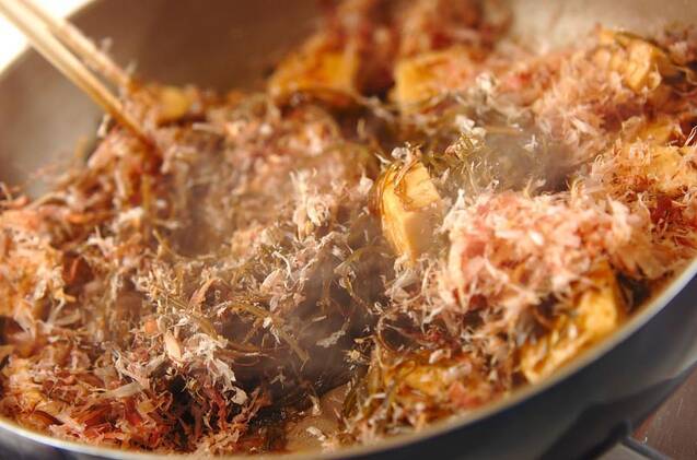 豆腐と昆布の炒め物の作り方の手順4