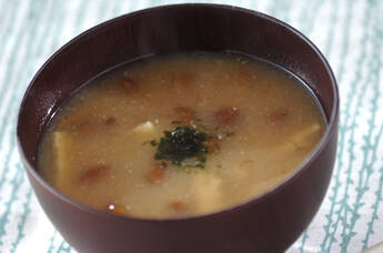 青のり入りナメコのみそ汁