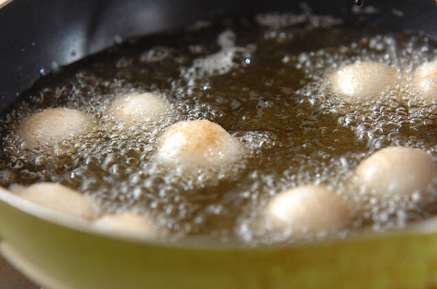 2種類の白玉揚げボールの作り方の手順3