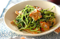 ご飯がもりもりすすむ！豆苗と豚肉のオイスターソース炒め