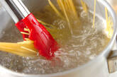 オイルサーディンとネギのパスタの作り方3