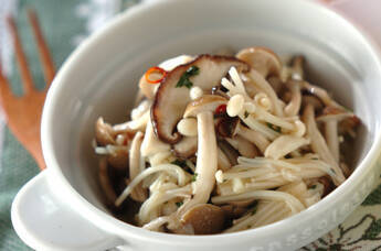 3種のキノコマリネ