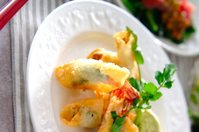 エビのバジル揚げ